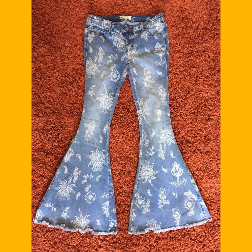 Free People Super Flare printed jeans